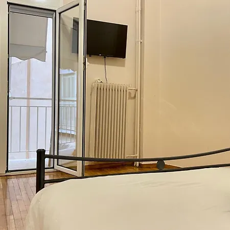Smart Near The Metro Apartment